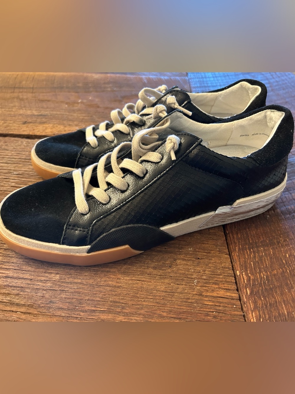Dolce Vita Zina Sneakers Onyx Embossed Leather Black Size 9.5